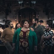 Ríoghnach Connolly & Honeyfeet