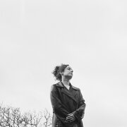 SARA CRUZ RELEASES NEW SINGLE “THE SHOW”